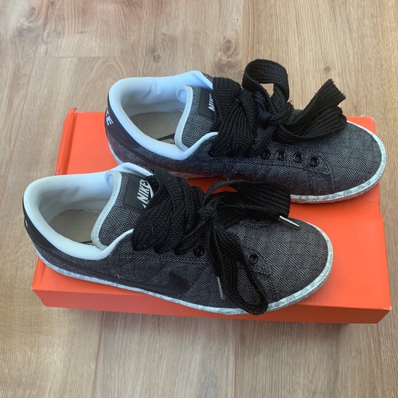 Nike sneakers - Picture 3 of 3